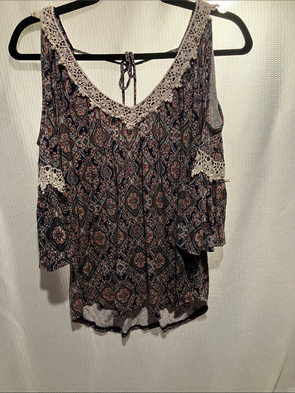 Cold-Shoulder Paisley Blouse with Crochet Trim - Navy - Picture 9 of 10